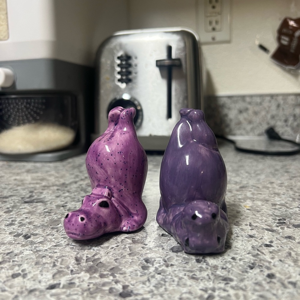 Hippo salt and pepper shakers